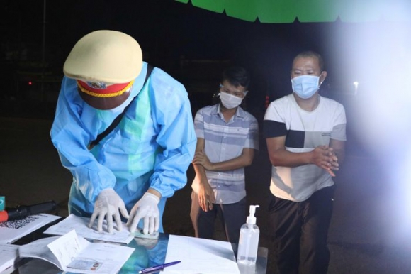 2 Tphcm Ghi Nhan Con So Ky Luc 1229 Nguoi Mac Covid 19 Trong Ngay Vuot Moc 10000 Ca