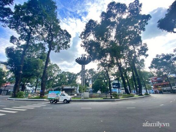 2 Tphcm Vang Nhu Mung 1 Tet Trong Ngay Dau Gian Cach