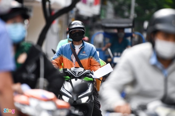 3 Nhieu Nguoi Quay Dau Xe Khi Thay Chot Kiem Soat Dich Tai Quan 3