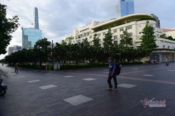 3 Tphcm Vang Lang Chua Tung Thay Trong Ngay Dau Cach Ly Xa Hoi