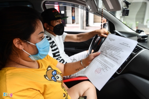 4 Nhieu Nguoi Quay Dau Xe Khi Thay Chot Kiem Soat Dich Tai Quan 3