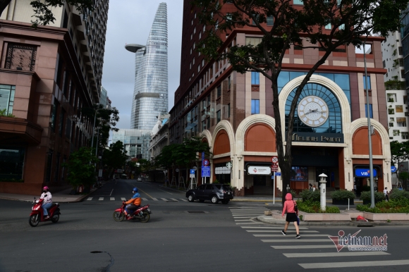 4 Tphcm Vang Lang Chua Tung Thay Trong Ngay Dau Cach Ly Xa Hoi