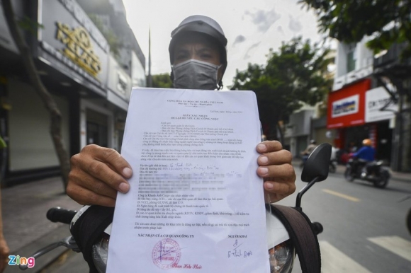 7 Nhieu Nguoi Quay Dau Xe Khi Thay Chot Kiem Soat Dich Tai Quan 3