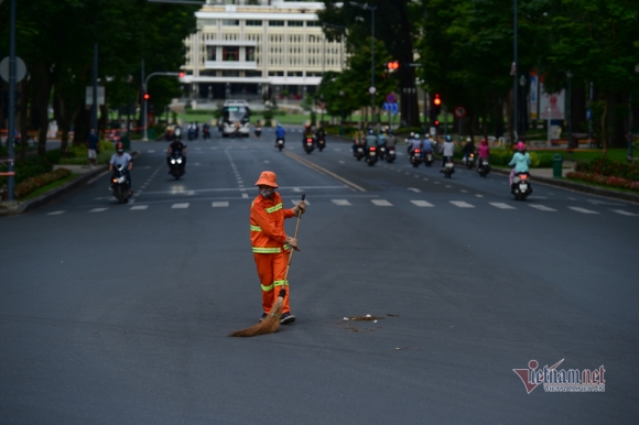 7 Tphcm Vang Lang Chua Tung Thay Trong Ngay Dau Cach Ly Xa Hoi
