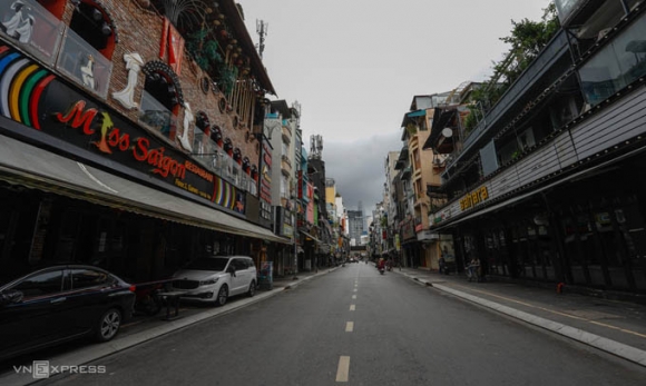 2 Hang Quan Sai Gon Them Dieu Dung Khi Bi Cam Ban Mang Ve