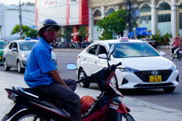 2 Xich Lo Xe Om Thoi Covid 19 Ngoi Tu Sang Den Chieu Roi Ve Tay Trang