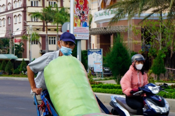 4 Xich Lo Xe Om Thoi Covid 19 Ngoi Tu Sang Den Chieu Roi Ve Tay Trang