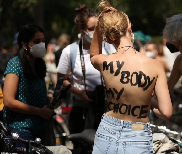 11 Phu Nu Nguc Tran Bieu Tinh Doi Quyen Tha Rong O Duc