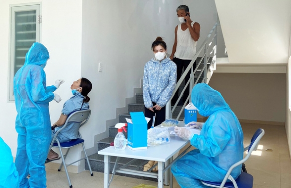 1 Mmot Nguoi Dan Ong O Tphcm Den Hoi An Nghi Nhiem Covid 19 Di Nhieu Chuyen Bay