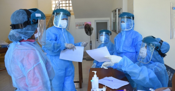 1 Sinh Vien Tinh Nguyen O Trung Tam Y Te Va Bao Ve Khu Cach Ly Mac Covid 19