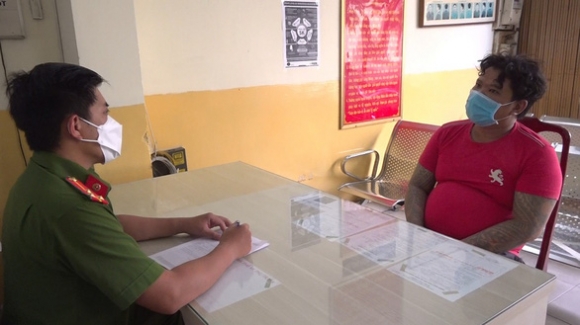 1 Tam Giu Thanh Nien Say Xin Gay Ra Vu Chay 3 Can Nha O Quan 3