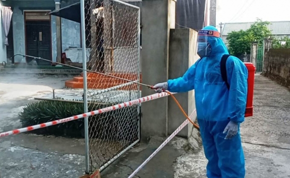 2 2 Me Con Di Xe Khach Tu Tphcm Ve Que Duong Tinh Voi Covid 19