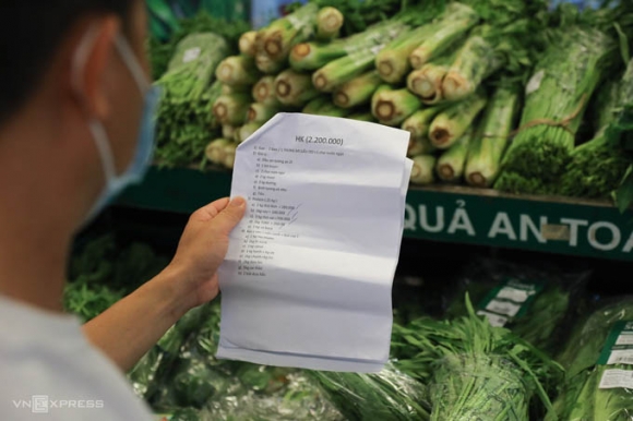 7 Nguoi Dan Tp Hcm Di Sieu Thi Theo Ngay Chan Le