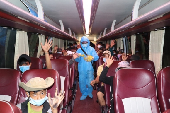 2 47 Nguoi Bang Rung Tim Duong Ve Que Giua Dich Covid 19