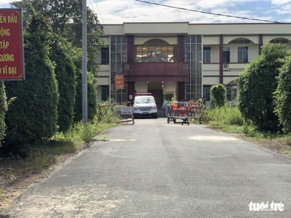 1 Mot Pho Hieu Truong O My Tho Mac Covid 19 Tu Vong