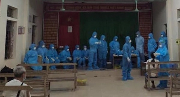 1 3 Nguoi Dan Toc O Trong Ban Sau Thay Met Moi Di Kham Phat Hien Duong Tinh Sars Cov 2