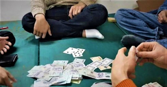 1 Dang Gian Cach Chong Dich Muc Nguy Co Rat Cao 12 Nguoi Tu Tap Danh Bai An Tien