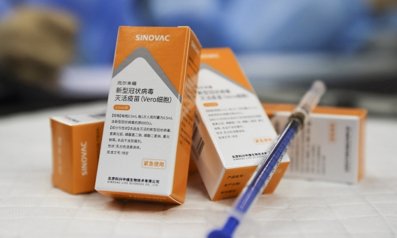 Vaccine Pfizer/BioNTech có lượng kháng thể cao gấp 10 lần so với vaccine Sinovac