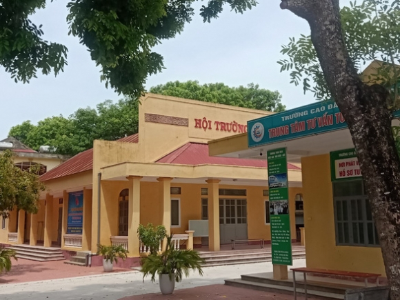 1 Cho Sinh Vien Thuc Tap Giua Mua Dich Truong Bi Kiem Diem