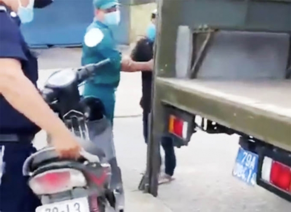 1 Pho Chu Tich Phuong Noi Di Mua Banh Mi La Khong Thiet Yeu