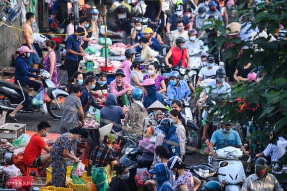 2 Pho Trung Tam Ha Noi Vang Ve Khi Tang Cap Do Chong Dich