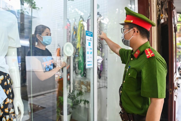 4 Pho Trung Tam Ha Noi Vang Ve Khi Tang Cap Do Chong Dich