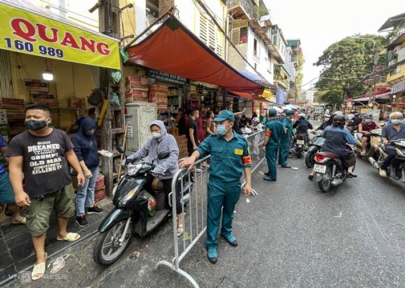 5 Pho Trung Tam Ha Noi Vang Ve Khi Tang Cap Do Chong Dich