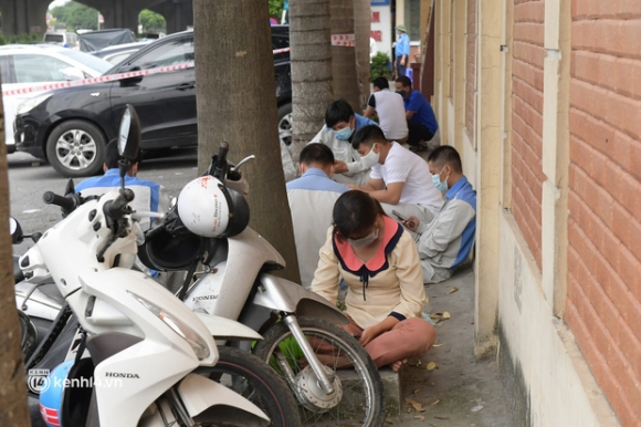 10 Ha Noi Bien Nguoi Chen Lan Nghet Tho Cho Xet Nghiem Test Nhanh Covid 19