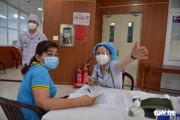 4 Nhieu Nguoi Dan Tphcm Vui Mung Duoc Tiem Vac Xin Covid 19