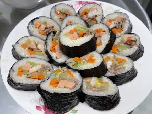 5 Co Giao O Nha Nau Bun Rieu Thit Heo Lam Banh Cuon Lam Tu Banh Trang Kho