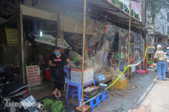 3 Cho Dan Sinh O Ha Noi Quay Ni Long Ban Hang Khong Cham De Phong Dich