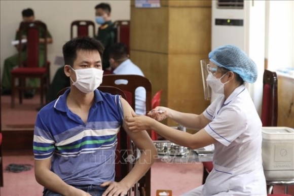 9 Ha Noi Trien Khai Tiem Vaccine Tai Cac Trung Tam Y Te Quan Huyen Thi Xa