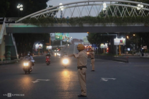 2 Duong Pho Tp Hcm Sau 18h