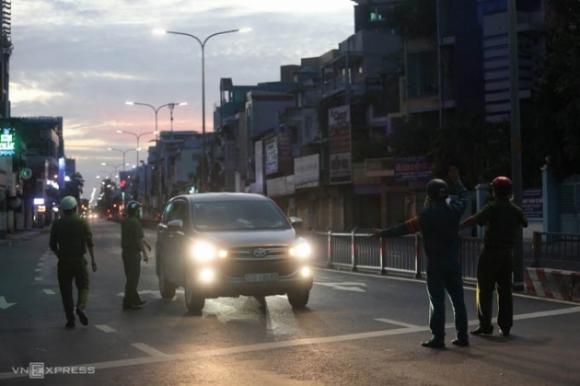 3 Duong Pho Tp Hcm Sau 18h