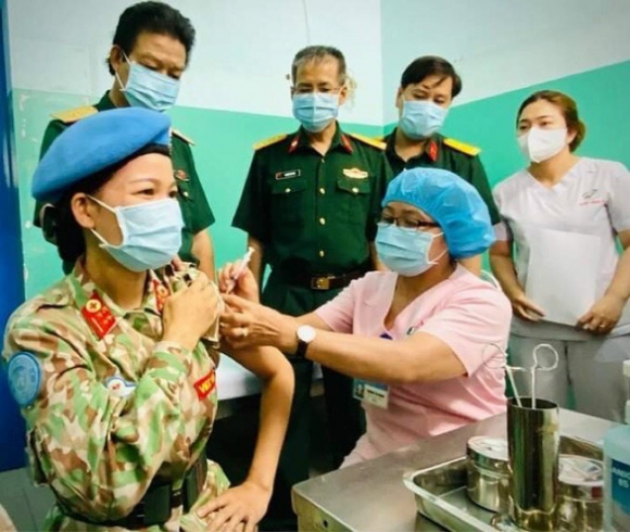 1 Co So Tiem Chung Tu Nhan Don Vi Ngoai Nganh Y Te Duoc Tham Gia Tiem Phong Covd 19