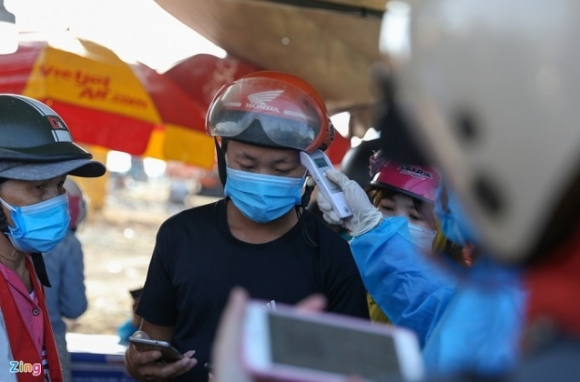 1 Tung Doan Nguoi Chay Xe May Hon 1000 Km Tu Tphcm Ve Que Tranh Dich