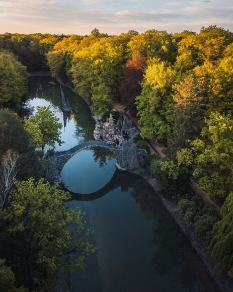 'Cây cầu của quỷ' nằm giữa rừng cây ở Đức