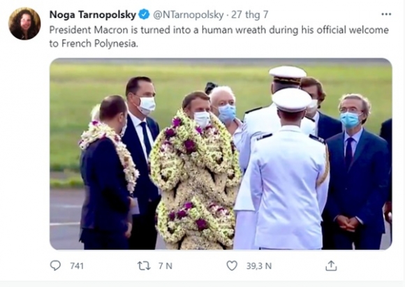 2 Su That Ve Khoanh Khac Tong Thong Phap Thanh Cay Hoa Di Dong Ve Mat Guong Cuoi Dang Gay Bao Mxh