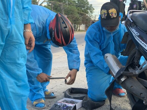 2 Xuyen Ngay Dem Bam Chot O Da Nang Cuu Ho Xe Cho Nguoi Tu Tphcm Ve Que