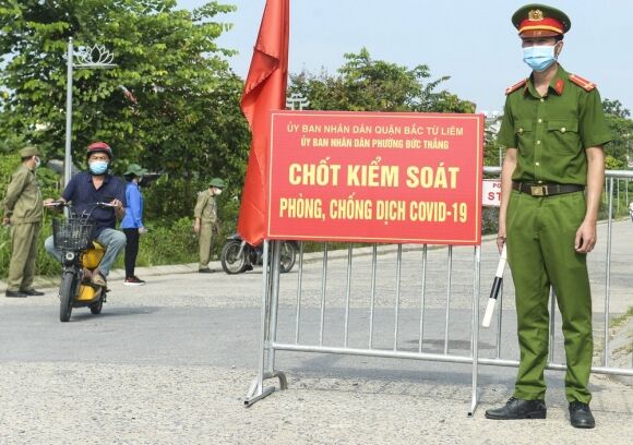 4 Ha Noi Phuong Phat Phieu Kiem Soat Phong Chong Covid 19 Moi Nha Chi Ra Duong 1 Lanngay