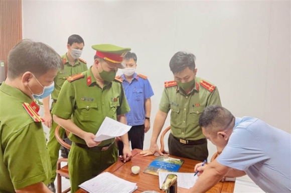 1 Khoi To Bat Tam Giam 2 Chuyen Gia Nguoi Trung Quoc Buon Lau May Moc