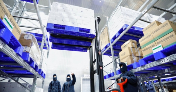 1 Them 660000 Lieu Vac Xin Covid 19 Cua Astrazeneca Ve Den Tan Son Nhat