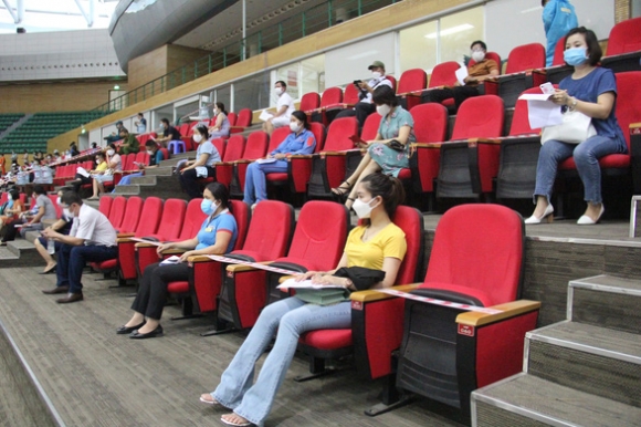 3 Da Nang Tiem Vac Xin Covid 19 Cho Nguoi Cung Cap Dich Vu Thiet Yeu Trong Trat Tu Gian Cach