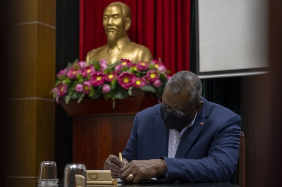 4 Bo Truong Quoc Phong My Tham Nha Tu Hoa Lo