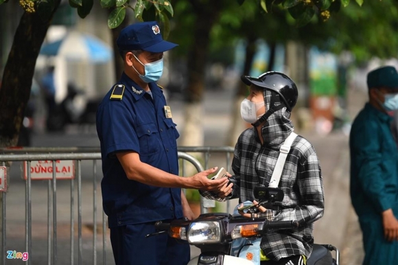 5 Nhieu Chot Kiem Soat Covid 19 O Ha Noi Bi Un U