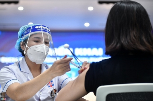 2 Tat Ca Nguoi Tu 18 Tuoi O Tphcm Duoc Tiem Vaccine Ngua Covid 19