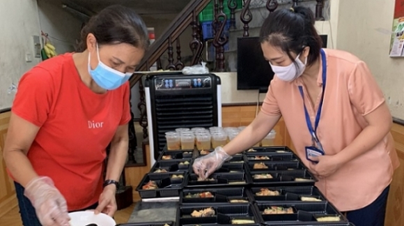 3 Ha Noi Am Long Nhung Suat Com Nghia Tinh Giua Mua Dich