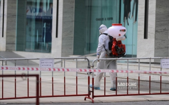 1 Ha Noi Tuy Muc Do Kiem Soat Dich Se Xem Xet Gia Han Gian Cach Hay Khong