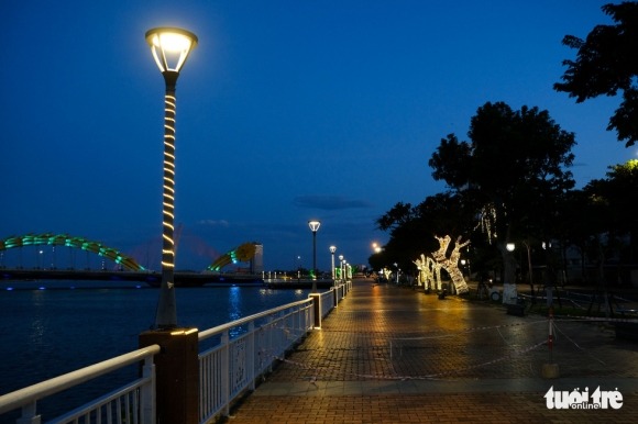 1 Pho Phuong Da Nang Vang Lang Trong Dem Dau Gian Cach