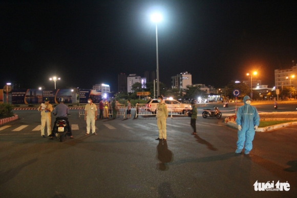 2 Pho Phuong Da Nang Vang Lang Trong Dem Dau Gian Cach